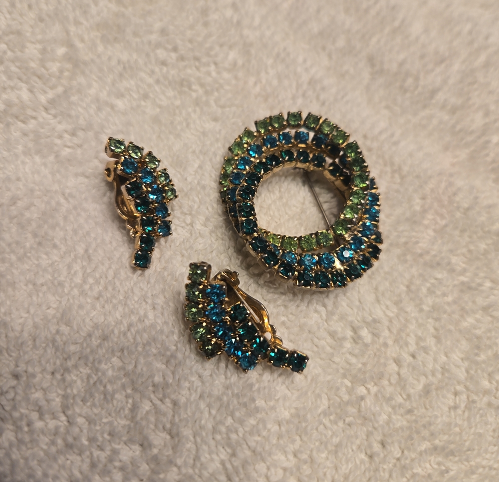 Gold-Tone Green and Blue Crystal Circle Brooch and Clip-On Earrings Set